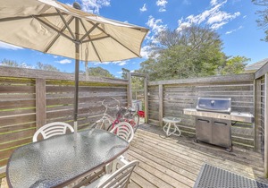 One Bedroom Apt. in Ocean Bay Park with deck & gas grill