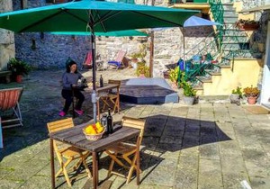 One bedroom house with wifi at Caste