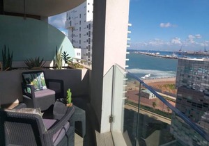 One bedroom appartement with sea view, enclosed garden and wifi at Casablanca