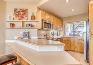 One-Bedroom MBVR Condo, Soaring Deschutes River Views, Fireplace, and Hot Tub!