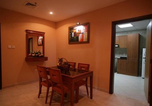One Bedroom Suite Near Manhattan Avenue By Luxury Bookings