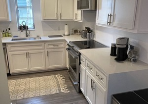 Only 8 Minutes from Seagate Beach, Spacious 3BR 2BA Naples Condo Prime Location
