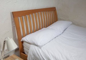 Open plan ground floor cottage located in the Llyn Peninsula, with many beaches close by.