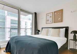 Open plan Vauxhall 1BR, modern, by Blueground