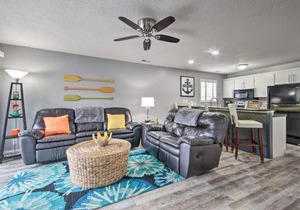 Osage Beach Condo Community Pool and Boat Dock