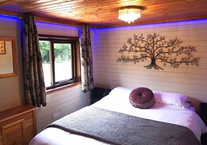 Otter 2 HOT TUB-HuntersMoon- Warminster-Wiltshire-Bristol