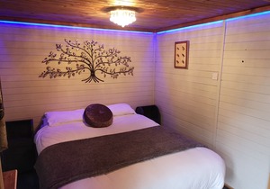 Otter 2 HOT TUB-HuntersMoon- Warminster-Wiltshire-Bristol