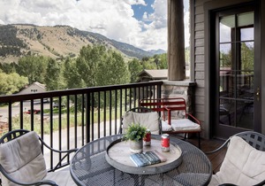 Outpost: Grand View 2710 - Air conditioning!