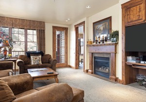 Outpost: Grand View 2810 - AC and Close to town!