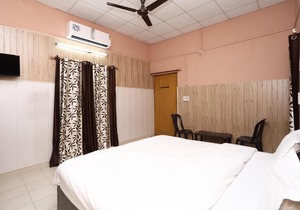 Oxygen Home Stay - Four Bedroom Set