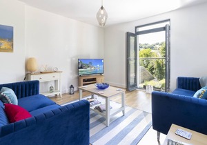 Oystercatcher Court, New 2 Bed Apartment, Village Location, Mins From Beach
