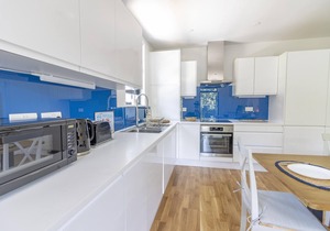 Oystercatcher Court, New 2 Bed Apartment, Village Location, Mins From Beach