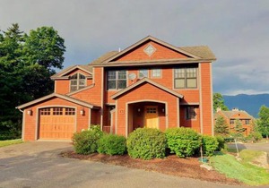 P5 Ski-in Ski-out rare find Presidential View single family with garage pool table ping pong