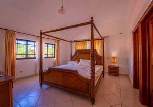 Palatial Metro Country Club Villa