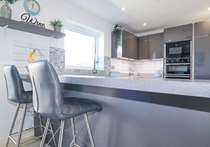 PALM VIEW, pet friendly, character holiday cottage in Holywell Bay