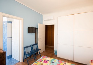 panorama vesuvius 2 (central) private room in apartment