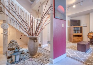 Panoramic Roads End Ocean Views, Deluxe Bedrooms and Dog Friendly