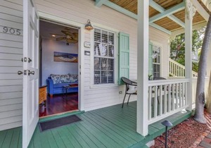 Paradise Place by AvantStay Key West Old Town Condo w Shared Pool