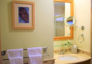 Parlor w Ocean views 2 guests + parking (C08)