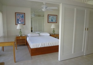 Partially renovated unit on the 11th Floor overlooking the mountains and the surrounding Waikiki area!