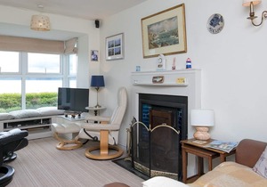 Pass the Keys | 3 Bedroom Cottage with stunning Sea View and Parking