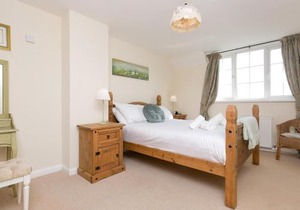 Pass the Keys Cozy 3 Bedroom Cottage with stunning Sea View