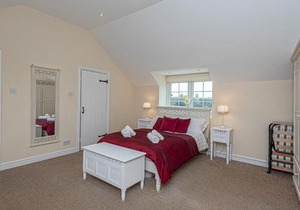 Pass the Keys Spacious Historic Cottage minutes from Coast