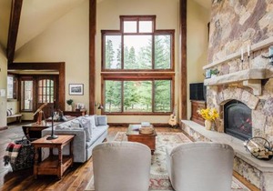 Peak 8 by AvantStay Spacious Modern Cabin w Hot Tub Views