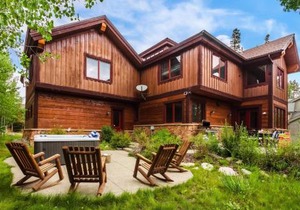Peak 8 by AvantStay Spacious Modern Cabin w Hot Tub Views