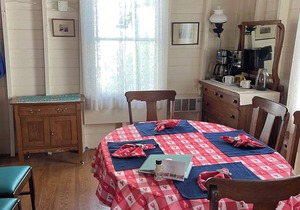 Peaks Island Cottage with beautiful view of Whitehead passage