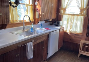 Peaks Island Cottage with beautiful view of Whitehead passage