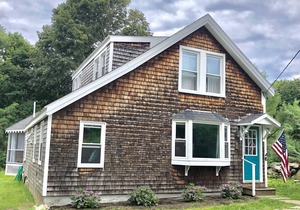 Peaks Island Peak-A-Blue Cottage sleeps 8