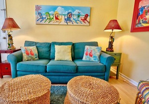 PEEK-A-VIEW BALCONY VIEWS, CONVENIENT LOCATION TO EVERYTHING IN GULF SHORES
