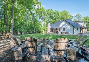 Penn Cove Dreams: Beautifully Decorated Lake Access Home