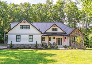 Penn Cove Dreams: Beautifully Decorated Lake Access Home