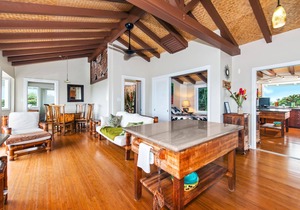 Penthouse View in coveted Lanikai! 2 bed 1 bathroom.