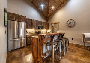 Perfect Condo For GNP Adventure–2br/1ba- Great Location #3- 7 mi to GNP-sleeps 6