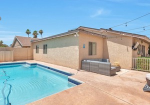 Perfect for Business or Pleasure! Private Pool, Close to Spring Training, Old Town Scottsdale & ASU!