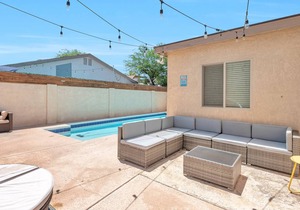 Perfect for Business or Pleasure! Private Pool, Close to Spring Training, Old Town Scottsdale & ASU!