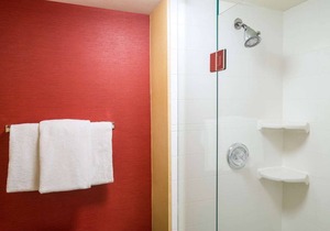 Perfect Hideaway! Indoor Pool w/FREE Parking, Visit Elgin History Museum!