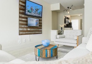 Perfect Location 2BR 5 Min Walk to Galleria Marquee Uptown