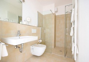 Pet-free 1-room apartment with sunny south-facing balcony - only 100 m to the beach