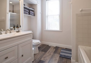 Pet Friendly Crash Pad off Carson