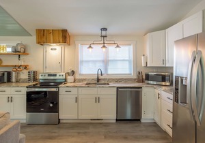 Pet Friendly Easy Bike Ride to Rehoboth Recently Built Cottage w/3BR