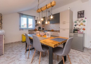 Pet friendly home in Tinj with jacuzzi