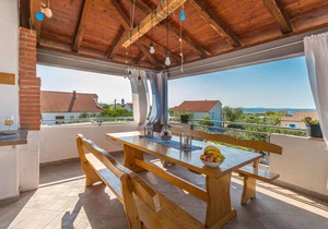 Pet friendly home in Tinj with jacuzzi
