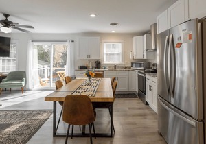 Pet Friendly Renovated Rehoboth Beach Condo w/Parking
