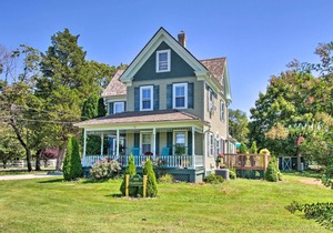 Pet-Friendly Williamstown Farmhouse by Main St!