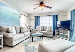 PH6A Palm House. Gorgeous beachfront condo