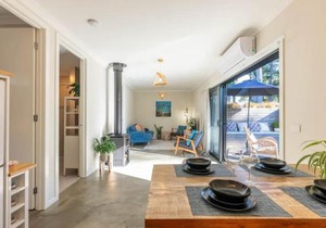 Pine Beach Guest House in the Heart of Balnarring